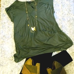 NWT Cable and Gauge Short Sleeve Women's Top